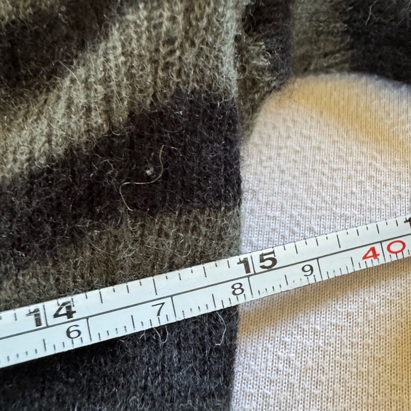 VINCE 100% Cashmere Womens Size Small Striped Turtleneck Sweater Black Gray - Picture 4 of 4
